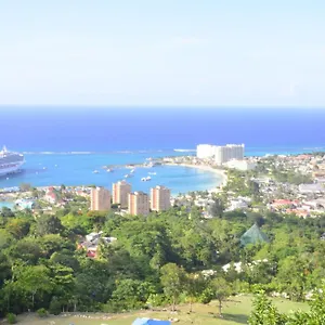 Bed & Breakfast Pink Rock, Ocho Rios