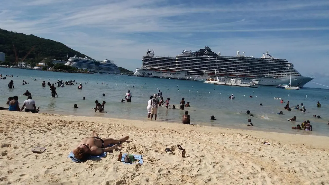“The View”@Sky Castles, Columbus Heights, Ocho Rios Apartment